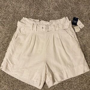 White linen Abercrombie shorts